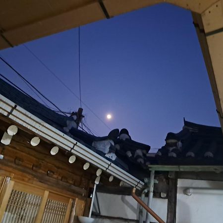 Hanok Guesthouse Nuha Seoul Exterior photo