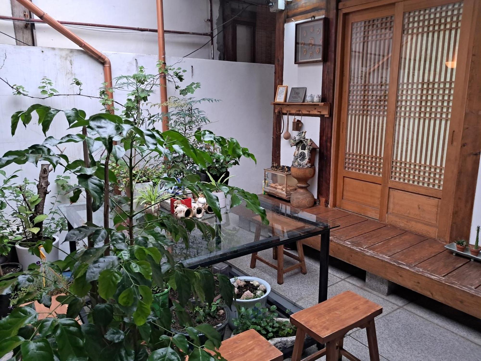 Hanok Guesthouse Nuha Seoul Exterior photo