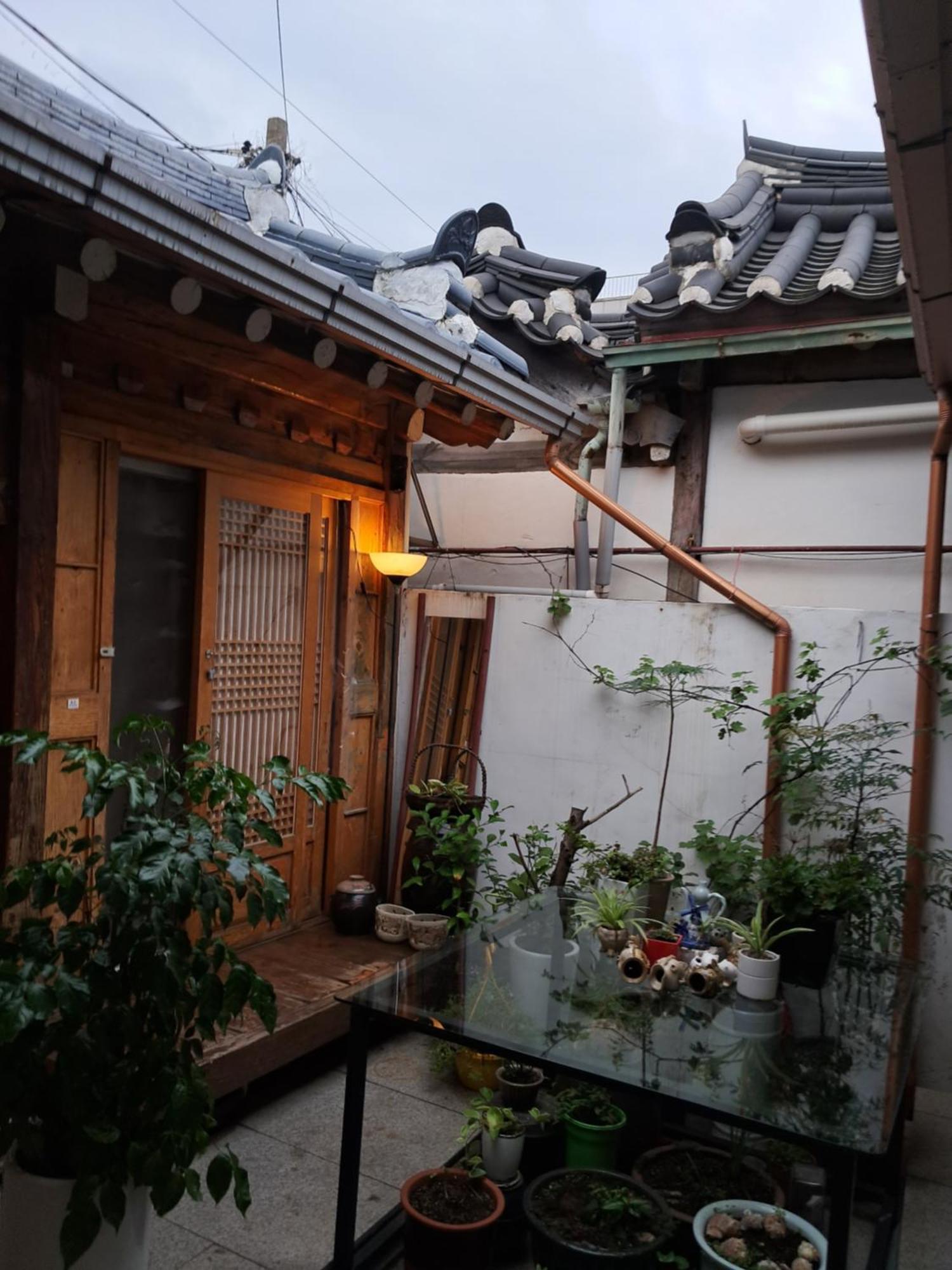 Hanok Guesthouse Nuha Seoul Exterior photo