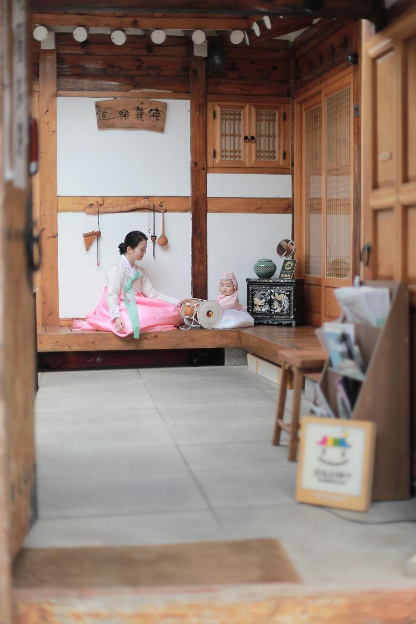 Hanok Guesthouse Nuha Seoul Exterior photo