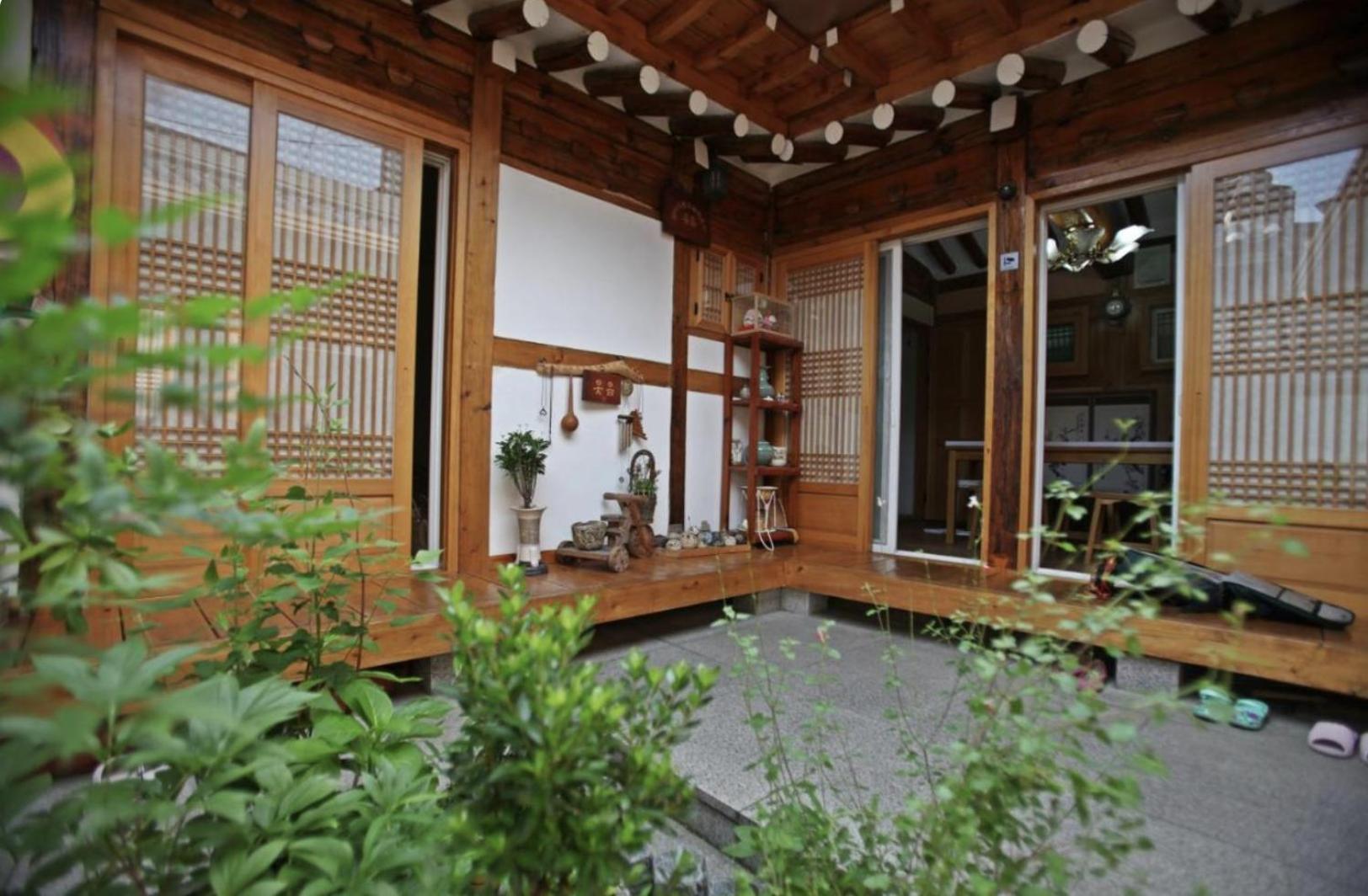 Hanok Guesthouse Nuha Seoul Exterior photo